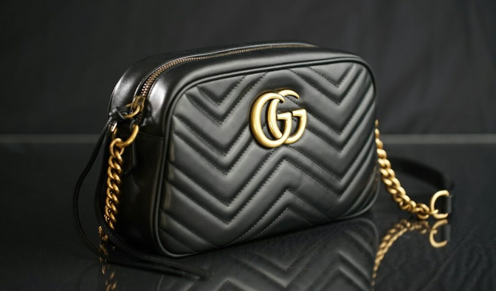 Handbag details to consider when comparing bags